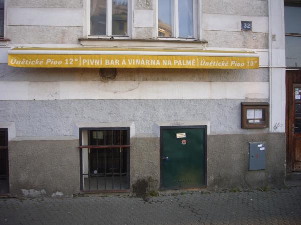Pivní Bar a vinárna Na palmě